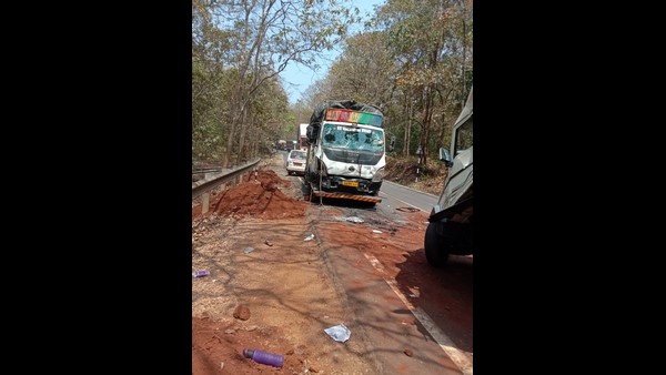Karwar: Accident Between Tipper-Bolero And Lorry: Two Death, Six Injured
