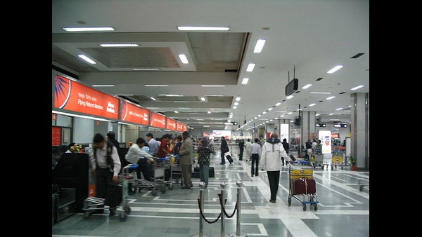 ನೂರಕ್ಕೂ ಹೆಚ್ಚು ವಿಮಾನ ನಿಲ್ದಾಣಗಳು