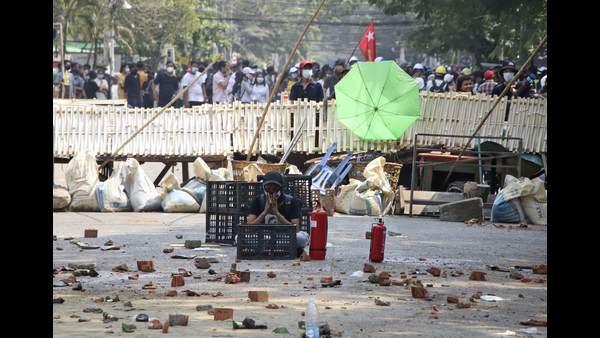 ಗಲ್ಲಿಗೂ ನುಗ್ಗಿದೆ ಮ್ಯಾನ್ಮಾರ್ ಸೇನೆ..! 