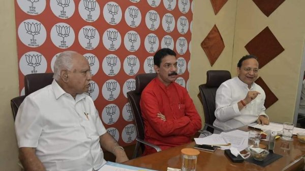 ಅರುಣ್ ಸಿಂಗ್ ಸಭೆಯಲ್ಲಿದ್ದರು