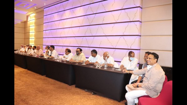 ಸೋಮವಾರ ನಡೆದ ಕಾಂಗ್ರೆಸ್ ಶಾಸಕರ ಸಭೆ 