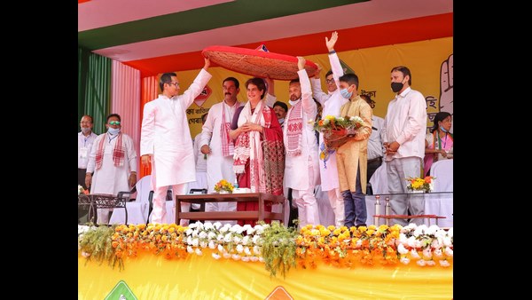 Did PM ever visit tea garden, meet woman workers?: Priyanka in Assam 