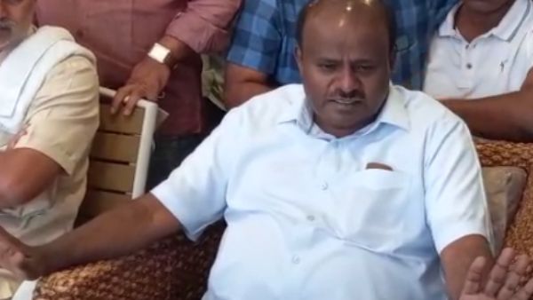 ನೀವು ಆಲದ ಮರವಾಗಲು ನೀರು ಹಾಕಿದ್ದಾರೆ