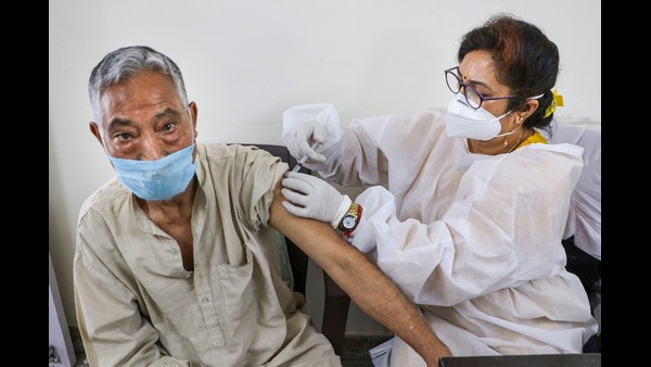 ಮೊದಲ ಶ್ರೇಣಿ ಕಾರ್ಮಿಕರಿಗೆ ಕೊರೊನಾ ಲಸಿಕೆ 