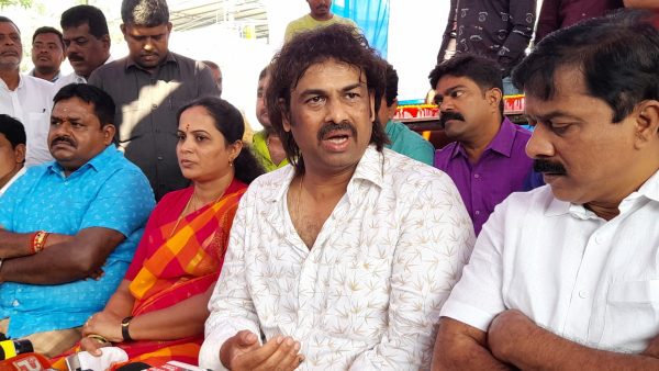 ಕಾಂಗ್ರೆಸ್ ಮುಖಂಡರಿಂದ ಶುಭಾಶಯ 