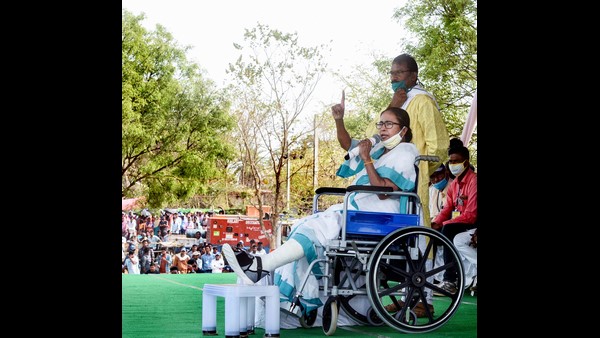 ಮನೆ ಬಾಡಿಗೆ ನೀಡಿದ ಮನೆ ಮಾಲೀಕರಲ್ಲಿ ಸಂಭ್ರಮ ಮನೆ ಬಾಡಿಗೆ ನೀಡಿದ ಮನೆ ಮಾಲೀಕರಲ್ಲಿ ಸಂಭ್ರಮ