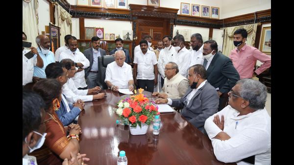 ಗೌರವಾಧ್ಯಕ್ಷರಾದ ಮುಖ್ಯಮಂತ್ರಿ ಚಂದ್ರು ಮಾತನಾಡಿ 