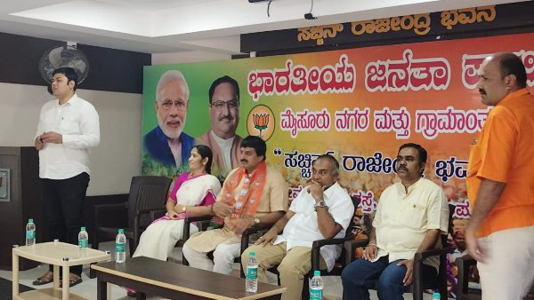 ಮೊದಲ ಭೇಟಿಯಲ್ಲೇ ಕುತೂಹಲ 