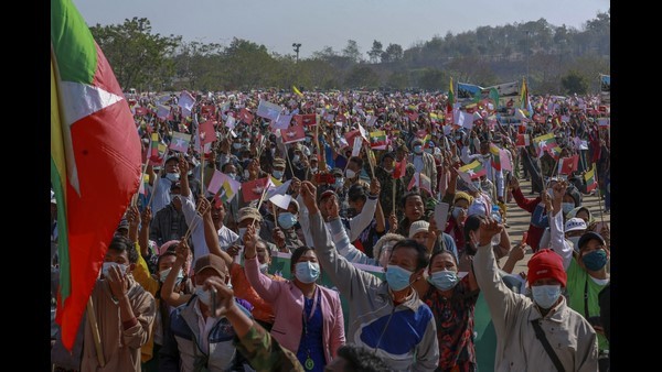 ಮಿಜೋರಾಂನತ್ತ ಬರುತ್ತಿರುವ ನಿರಾಶ್ರಿತರು 