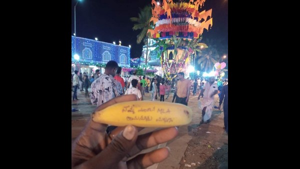 Davanagere: Fan Wrote Next MLA Shamanuru Mallanna On A Banana And Threw It To Chariot
