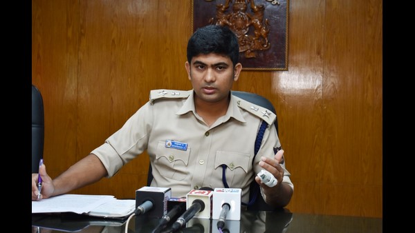 Uttara Kannada Police Arrested A Man Who Defrauded 130 Customers