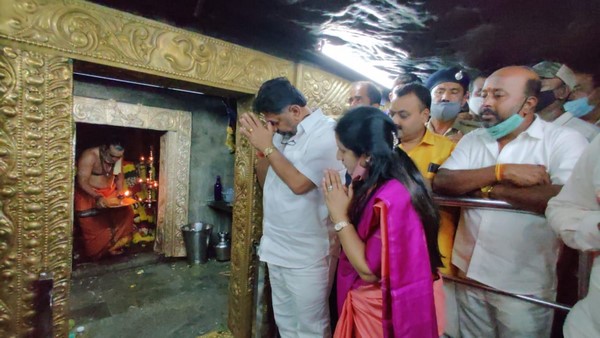 Mahashivaratri, Political leaders visited temples and offered special Prayers