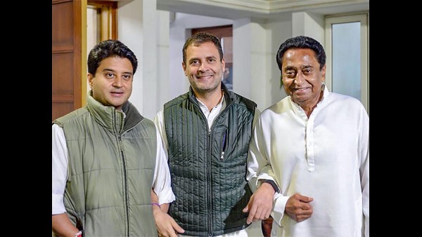 ಸಿಂಧಿಯಾ ಕೊನೆಯ ಬೆಂಚಲ್ಲಿದ್ದಾರೆ ಸಿಂಧಿಯಾ ಕೊನೆಯ ಬೆಂಚಲ್ಲಿದ್ದಾರೆ