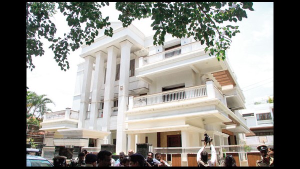  ಡಿ.ಕೆ.ಶಿವಕುಮಾರ್ ಅವರ ಮನೆಯ ಹಿಂದೆ ಇರುವ ಬಂಗಲೆ