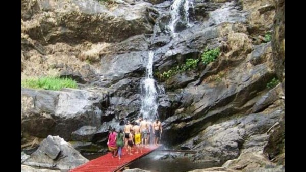 ಆಂಜನೇಯನಿಂದಲೂ ಶಿವಲಿಂಗ ಪ್ರತಿಷ್ಠಾಪನೆ ಆಂಜನೇಯನಿಂದಲೂ ಶಿವಲಿಂಗ ಪ್ರತಿಷ್ಠಾಪನೆ