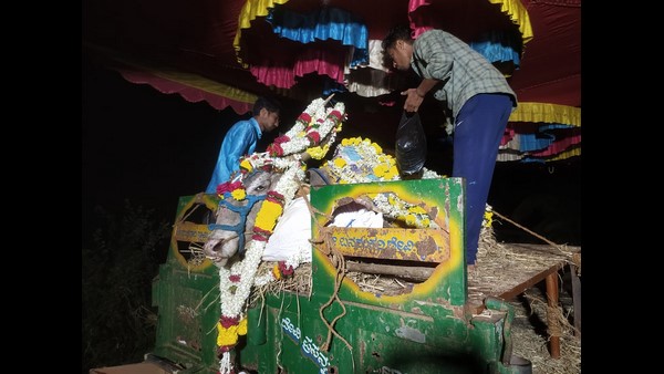 ಎಲ್ಲಿಯೇ ಹೋದರೂ ಬಹುಮಾನ ಫಿಕ್ಸ್ ಎಲ್ಲಿಯೇ ಹೋದರೂ ಬಹುಮಾನ ಫಿಕ್ಸ್