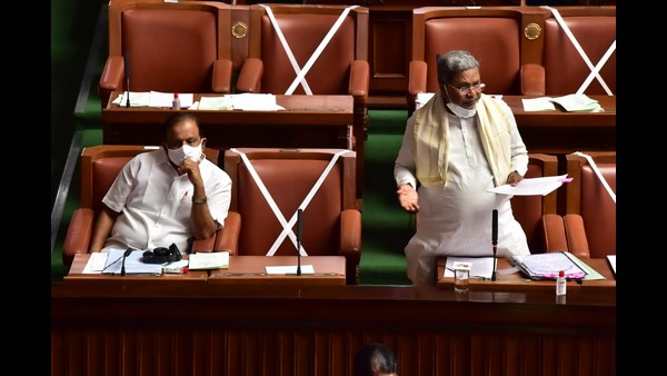 Siddaramaiah demands resignation of 6 minister approaching Court seeking gag orders against media Siddaramaiah demands resignation of 6 minister approaching Court seeking gag orders against media