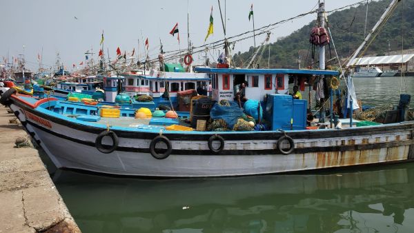 ಬಂದರು, ಜಲಸಾರಿಗೆ, ಕೈಗಾರಿಕಾ ಇಲಾಖೆ