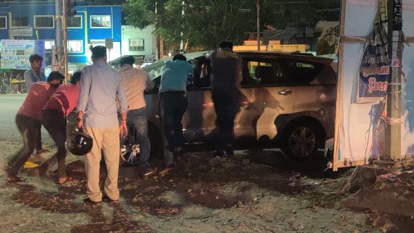 ನಡೆಯುತ್ತಲೇ ಇದೆ ಕಾಮಗಾರಿ