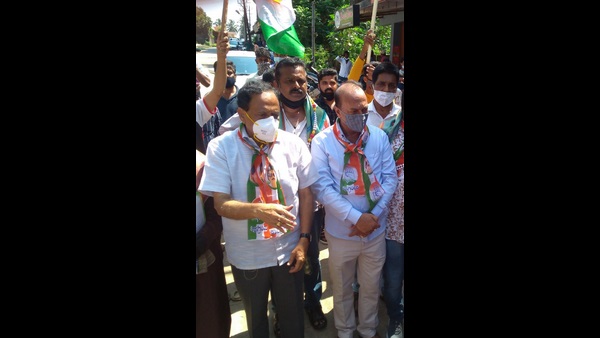 ತೀರ್ಥಹಳ್ಳಿಯಲ್ಲಿ ಜೋಡೆತ್ತು ಕಸರತ್ತು ತೀರ್ಥಹಳ್ಳಿಯಲ್ಲಿ ಜೋಡೆತ್ತು ಕಸರತ್ತು