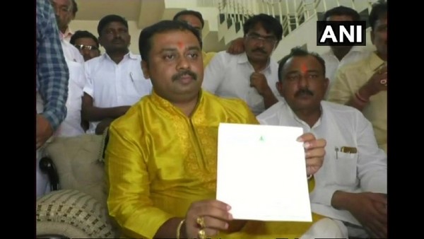  ಬಸವಕಲ್ಯಾಣದಲ್ಲಿ ಪಕ್ಷೇತರ ಅಭ್ಯರ್ಥಿ ಮಲ್ಲಿಕಾರ್ಜುನ ಖೂಬಾ ಕಣದಲ್ಲಿ