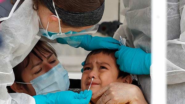 ಕೊರೊನಾ ಮೊದಲ ಅಲೆಯಲ್ಲಿ ವಯಸ್ಕರು ಬೇಗ ಸೋಂಕಿಗೆ ತುತ್ತಾಗಿದ್ದರು 