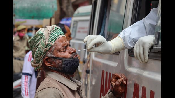 ಸ್ವಯಂಪ್ರೇರಿತರಾಗಿ ಪರೀಕ್ಷೆ ಮಾಡಿಸಿಕೊಳ್ಳಬೇಕು ಸ್ವಯಂಪ್ರೇರಿತರಾಗಿ ಪರೀಕ್ಷೆ ಮಾಡಿಸಿಕೊಳ್ಳಬೇಕು