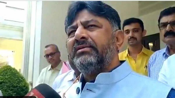 ಚುನಾವಣೆಗೆ ಸರ್ಕಾರದ ಅಧಿಕಾರಿಗಳ ದುರ್ಬಳಕೆ 