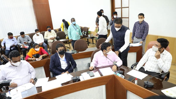 ವಿಶ್ವವಿದ್ಯಾಲಯದ ನೆರವು ಪಡೆಯಲಾಗುತ್ತಿದೆ 