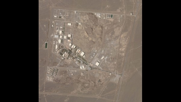 ಹಡಗಿನ ಮೇಲೆ ಭೀಕರ ದಾಳಿ..!