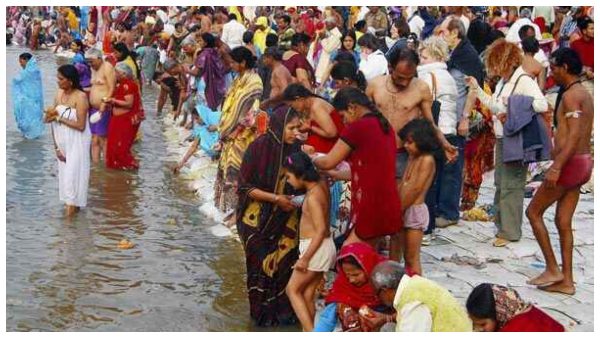 ಕುಂಭಮೇಳದಲ್ಲಿ ಕೊರೊನಾ ಹರಡುವಿಕೆ ಭಯ ಕುಂಭಮೇಳದಲ್ಲಿ ಕೊರೊನಾ ಹರಡುವಿಕೆ ಭಯ