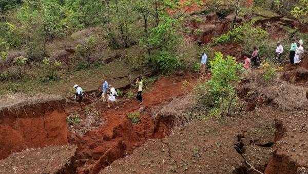 ಭೂಕುಸಿತ ಅಧ್ಯಯನ ಸಮಿತಿ ವರದಿ ಸಲ್ಲಿಕೆ: ಶಿಫಾರಸುಗಳು | Landslide In Malenadu And  Karavali Report Submit To Govt - Kannada Oneindia
