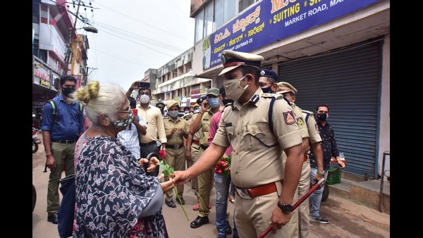 Covid Curfew: Mangaluru Police Commissioner round,wear the mask campaign 