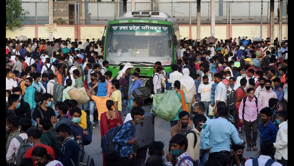 ಬಸ್‌ ನಿಲ್ದಾಣಗಳಲ್ಲಿ ಜನವೋ ಜನ