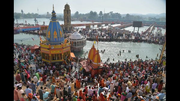 ಕುಂಭಮೇಳದಲ್ಲೂ ಲಕ್ಷಾಂತರ ಭಕ್ತರು ಸೇರಿದ್ದರು ಕುಂಭಮೇಳದಲ್ಲೂ ಲಕ್ಷಾಂತರ ಭಕ್ತರು ಸೇರಿದ್ದರು