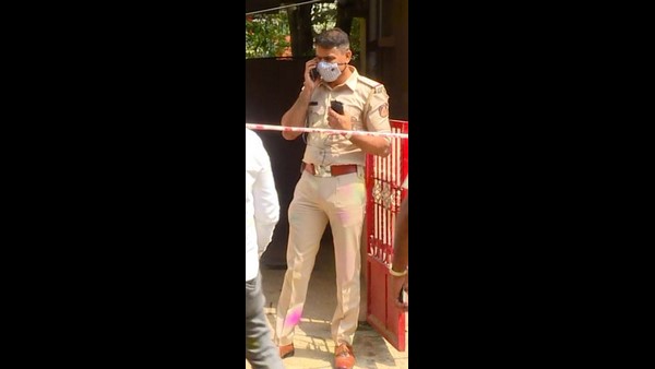 ಮಧ್ಯ ರಾತ್ರಿ ಕಿರಾತಕನಿಂದ ಹತ್ಯೆ ಮಧ್ಯ ರಾತ್ರಿ ಕಿರಾತಕನಿಂದ ಹತ್ಯೆ