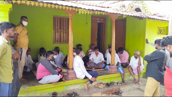 Covid-19 Fear: Sattegala Villagers Announced Self Lockdown In The Village