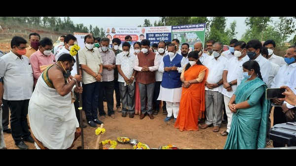 100 ESI bed Hospital cost of RS 100 cr Construction started 