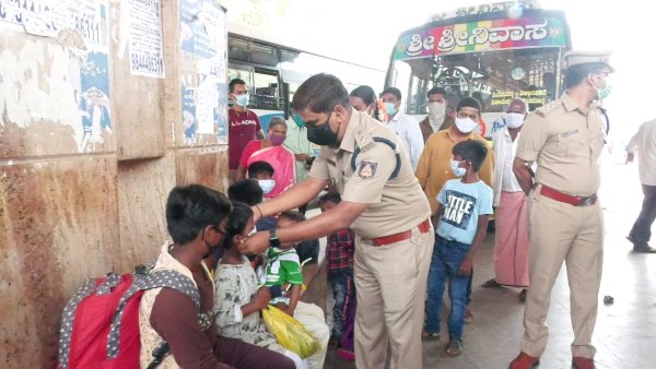 Police Distribute Free Mask For People 