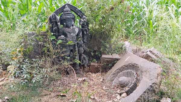 ಭೂಒಡಲು ಸೇರುತ್ತಿರುವ ದೇಗುಲ