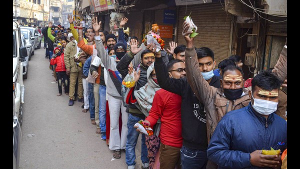 Varanasi District Administration Makes Negative RT-PCR Report Mandatory For Entering This Temples Varanasi District Administration Makes Negative RT-PCR Report Mandatory For Entering This Temples