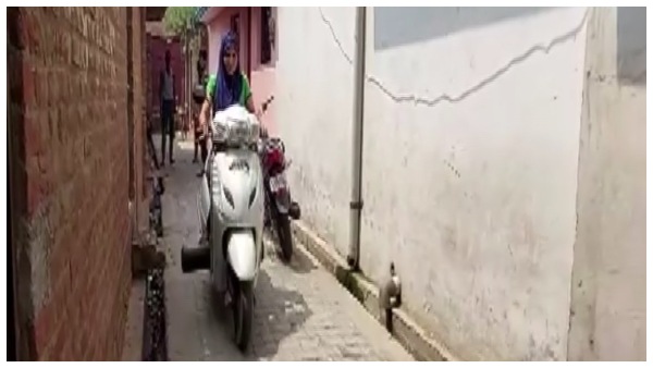 Uttar Pradesh girl delivers oxygen to Covid-19 patients on her Scooty; wins hearts