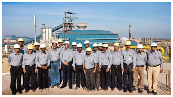 Vijayanagara: Covid-19 Guidelines Violation By SLR Factory In Hagaribommanahalli Taluk