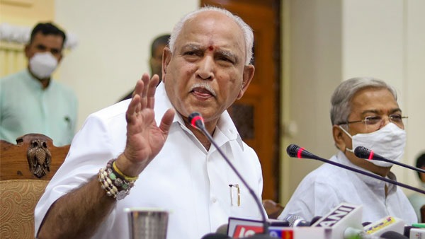 ಕೊರೊನಾ ದಲ್ಲಿ ಹೆಜ್ಜೆ ಹೆಜ್ಜೆಗೂ ದಂಧೆ 