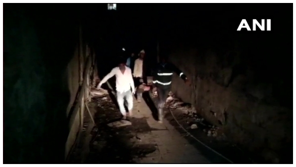 Slab Of A Residential Building Collapsed In Ulhasnagar of Thane: 5 Death, 3 People Fear Trapped Slab Of A Residential Building Collapsed In Ulhasnagar of Thane: 5 Death, 3 People Fear Trapped