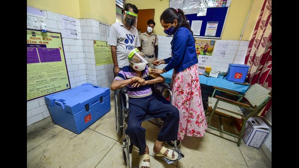 ಕೊರೊನಾ ಲಸಿಕೆ ಹಾಕಿಸಿಕೊಳ್ಳುವುದು ಉತ್ತಮ 