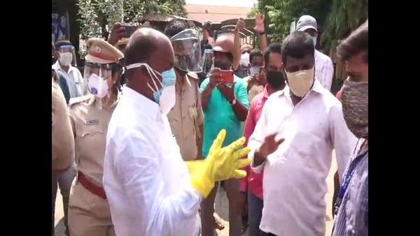 Chamarajanagar: Oxygen Cylinders Selling Illegally In Black Market?