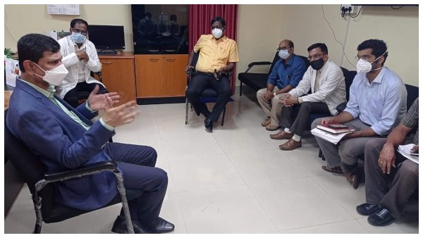 Davanagere: DC Mahantesh Bilagi Visits SS Hi-Tech Hospital 