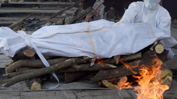 ಆತ್ಮಹತ್ಯೆ ಮಾಡಿಕೊಂಡ ವೃದ್ಧೆ