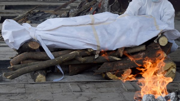 Wrong Body Of Covid Victim Given To Family In Anekal Wrong Body Of Covid Victim Given To Family In Anekal